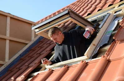 Pose de fenêtres de toit Velux à Esclauzels